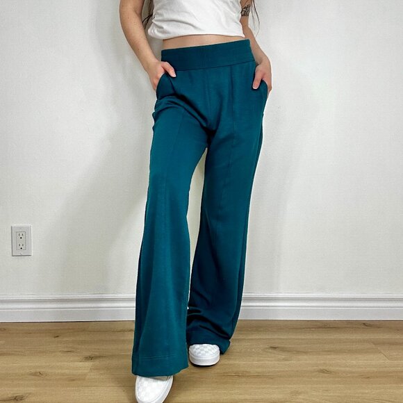 *Fabletics Fjord Blue Flare Jogger - Picture 4 of 11